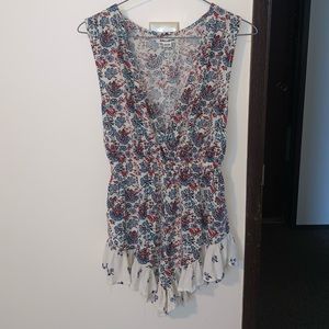 Billabong romper size small